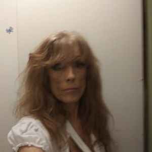 Meet your Posher, Lorrie